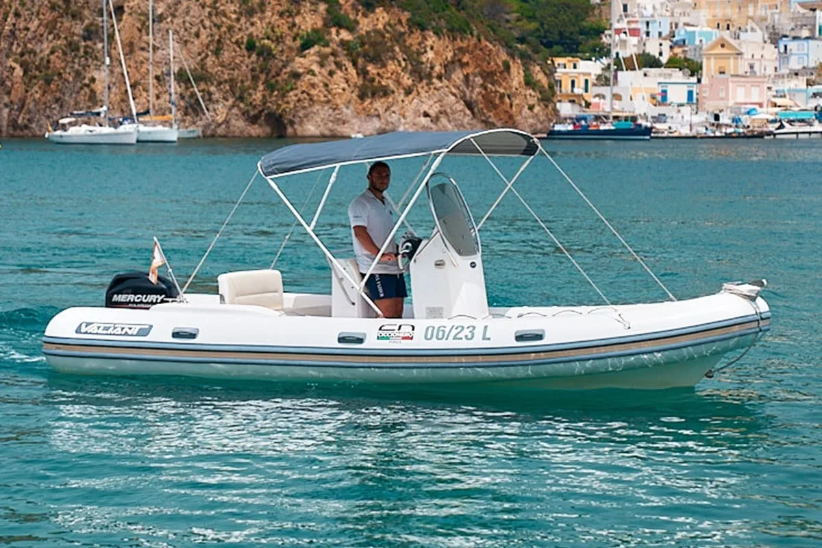 Gommone Valiant 5,80 metri 3 Lancia Gaia 16